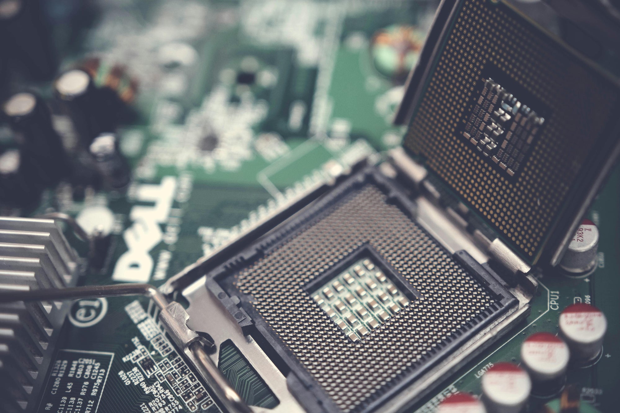 What is CPU (Central Processing Unit)?